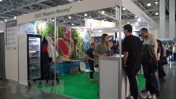 Vietnamese aquatic products, fruits introduced at food exhibition in Russia